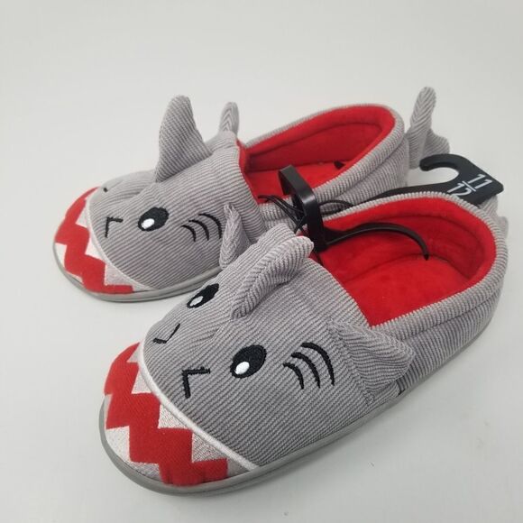 NWT. SHARK SLIPPERS FOR BOYS. - Picture 10 of 10